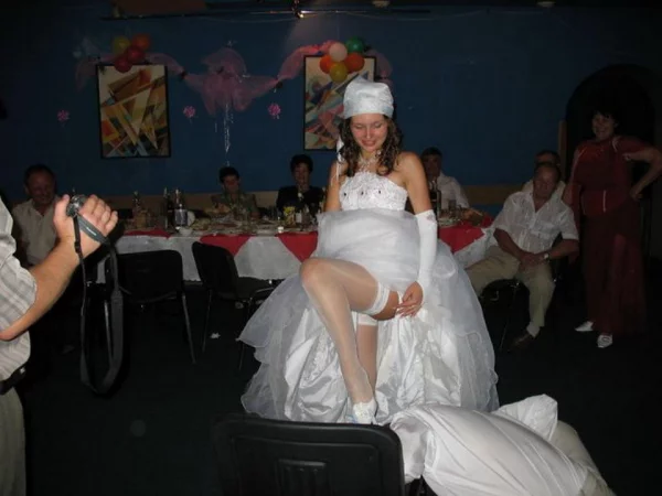 Невесты фотографируются голыми